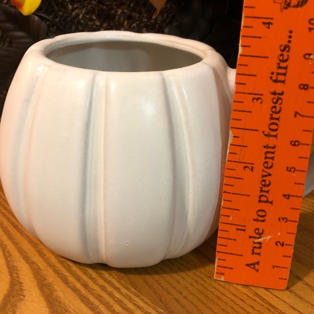 Hyde & EEK! Boutique Halloween White Stoneware Pumpkin Mug 15.2 oz New - Picture 8 of 8